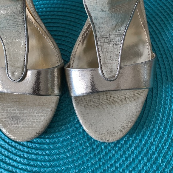 Gold Calvin Klein heels - Picture 2 of 5